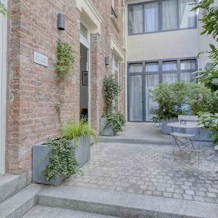 Les Cottages De Montmartre - Secret Courtyard-2
